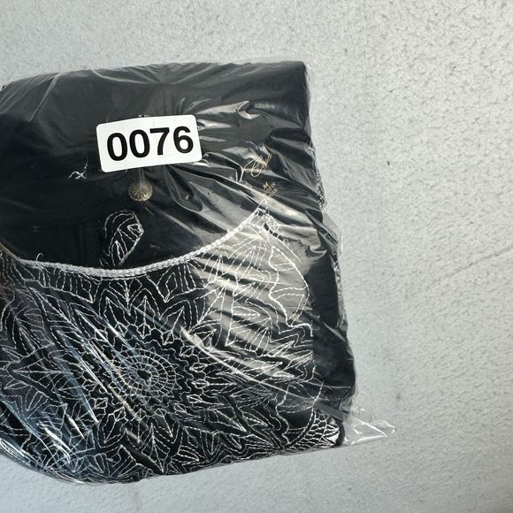 Cupio Blouse Women Medium Black Mandala Pattern Keyhole Back Flared Long Sleeve - Picture 10 of 10